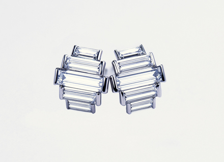  Platinum earrings with baguette cut diamonds